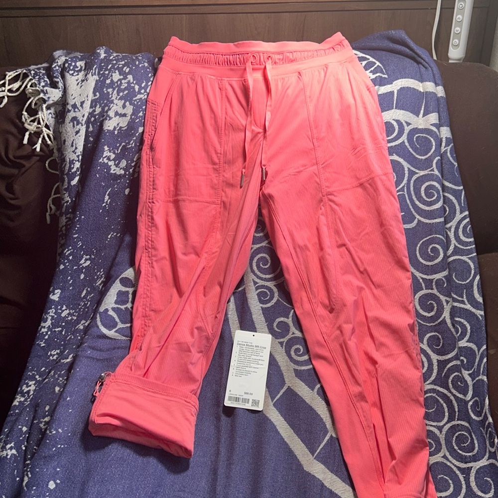 Dance Studio Mid Rise Cropped Pants - Picture 3 of 11